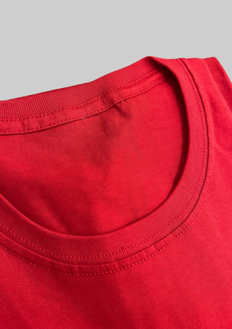 remera_tapa_costura_roja